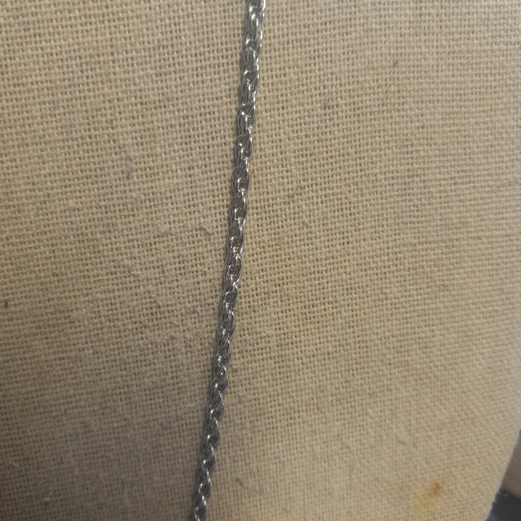 5 New Necklace 5$